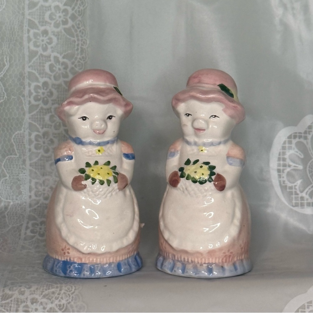 Charming Ceramic Little Pig Salt and Pepper Shakers